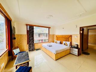 Suraj Retreat Inn " Near Mall Road " Bonfire ! Open Terrace ! Personal Parking - 1