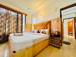 Suraj Retreat Inn " Near Mall Road " Bonfire ! Open Terrace ! Personal Parking - 2