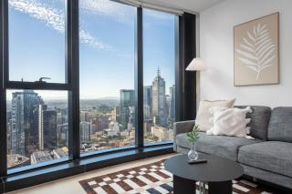 LaneStay - 2BR Panoramic Views w Pool Spa & Gym - 0