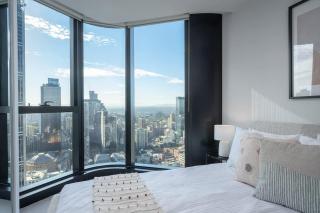 LaneStay - 2BR Panoramic Views w Pool Spa & Gym - 7