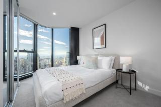 LaneStay - 2BR Panoramic Views w Pool Spa & Gym - 4