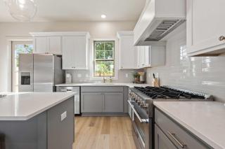 Luxe Oaks - Walk to River Ranch - Build in 2025 - EV Charger - 9