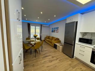Modern Athens Suite - 160m from Metro - 3min Piraeus Port - 6 Guests - 0
