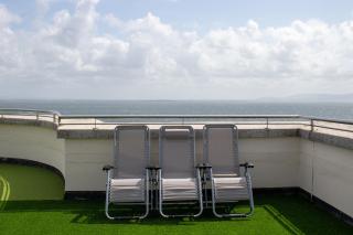 Beach Penthouse, 3 Bedroom Luxury Accommodation - 2