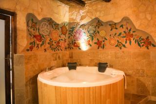 Vanessa Cave Hotel - 4