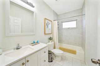 Hillside Haven Serene 3BR Home Near NYC and EWR - 4