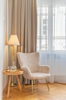Kafka Apartments - 3BR near Wenceslas square - 3