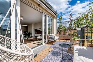 Designer two-bedroom apartment with terrace - 4