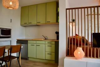 Mireille's Beach Studio - 6