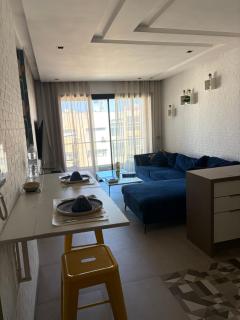 Elegant 2 Bedroom Apartment, Ideal for Long & Short Stays - 1