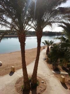 Premium 1-Bedroom Chalet with Lagoon Views in West Golf, El Gouna - 4