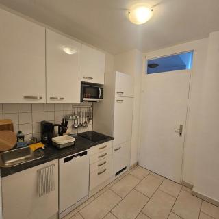 Spacious Fully-Equipped City Apartment - 8