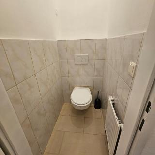 Spacious Fully-Equipped City Apartment - 6