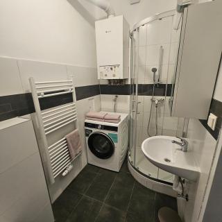 Spacious Fully-Equipped City Apartment - 4