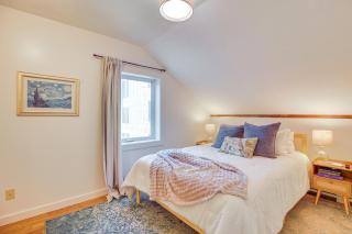 Walkable 3-Unit Retreat on Main Street, Waterbury! - 4