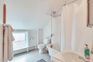 Walkable 3-Unit Retreat on Main Street, Waterbury! - 1