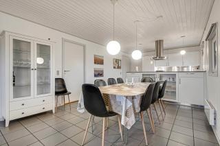 Spacious and well furnished pool house - SJ170 - 8