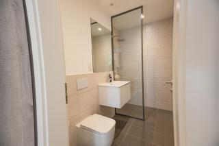 Luxury 2 Bed at The Bantree - Pool, Gym, Airport Residential - 3