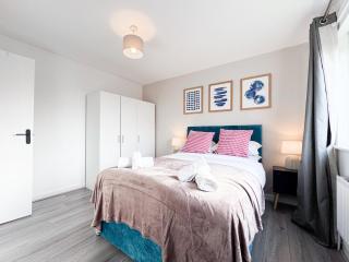 Lokfu LT By Furnished Accommodation Free Parking CCTV Long Stay Discounts 4 beds - 2