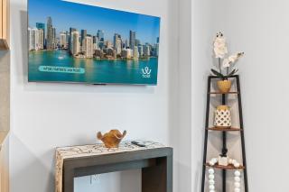 Central Miami Worldcenter Luxury Condo - Miami - 6