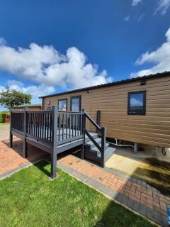 The Meadow Retreat - 2 Bed with Decking - 9