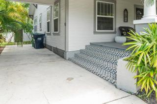 Beautiful Bay to Bay Sanctuary Charming South Tampa Craftsman Home Near Bayshore - 9