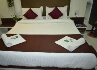 The Royal Crest Inn - 0