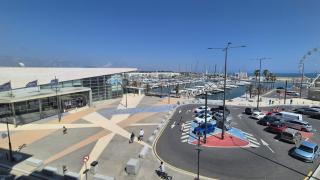 appartement 2 pieces avec parking et vue sur la marina - 1