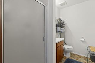 Sunflower Studio - 7 Minutes to UO & 4 Minutes to Downtown studio - 4
