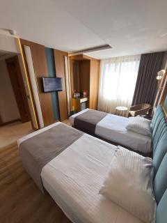 Black Bird Hotel - 1