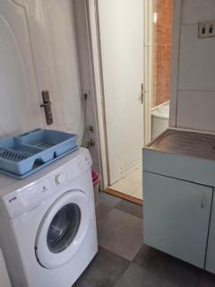 Apartman-soba u stanbenoj zgradi - 2