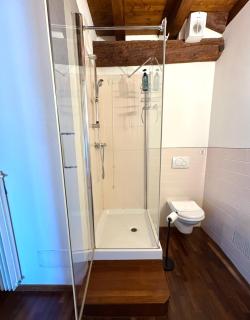 A 5 min da Bassano Camera con Bagno Privato e Area Fitness - 1