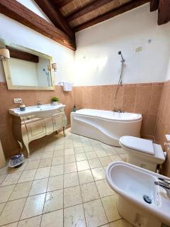 A 5 min da Bassano Camera con Bagno Privato e Area Fitness - 4