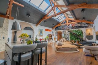 Loft Sanctuary of Hermes - 8