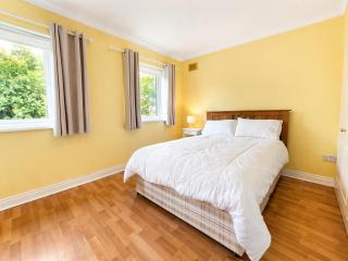 Bettystown hideout with Free Parking with Beach Access - 8