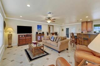 Casa DeLo 1028 SE Cape Coral, Oversized heated Pool, On Intersec - 4