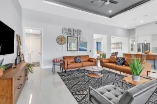 The Palms on Surfside 1004 Modern 4BR Heated Pool Home & Outdoor - 4