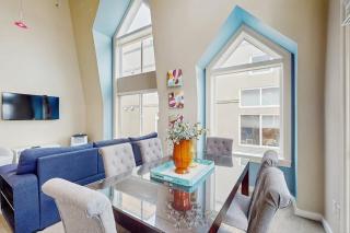 Belltown Court Sunset Suite - 8