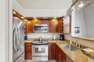 Belltown Court Sunset Suite - 5
