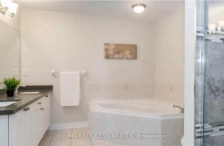 5 star Full house 3 bedrms, 4 beds, 3 bath Airport - 2