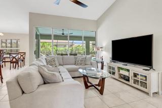 Sunny Oasis Retreat 1501 Updated Home Near Shopping w/ Solar Hea - 3