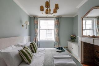 Luxury Georgian Townhouse sleeps 10 parking - 4