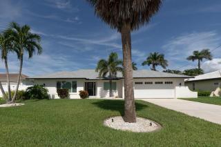 The Peace of the Cape 1018 Direct Gulf Access Luxurious Heated P - 9