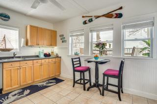 Gloucester Large 2-Room Studio, Full Kitchen, Deck - 7