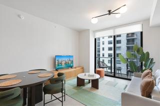 Downtown Condo Near Attractions with Pool and Gym - 1