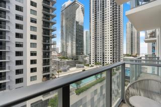 Downtown Condo Near Attractions with Pool and Gym - 0