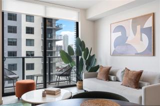 Downtown Condo Near Attractions with Pool and Gym - 9