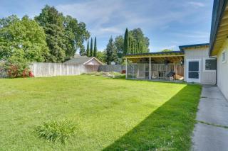 Steps to Sacramento River: Home w/ Yard + Deck - 8