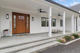 US Open Luxury Retreat - Heated Pool - 10 Min to Shinnecock Golf Course - 2
