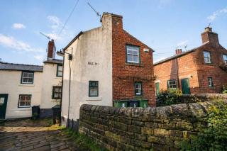 Cosy 2-Bed Cottage with Log-Burner and Garden - 0